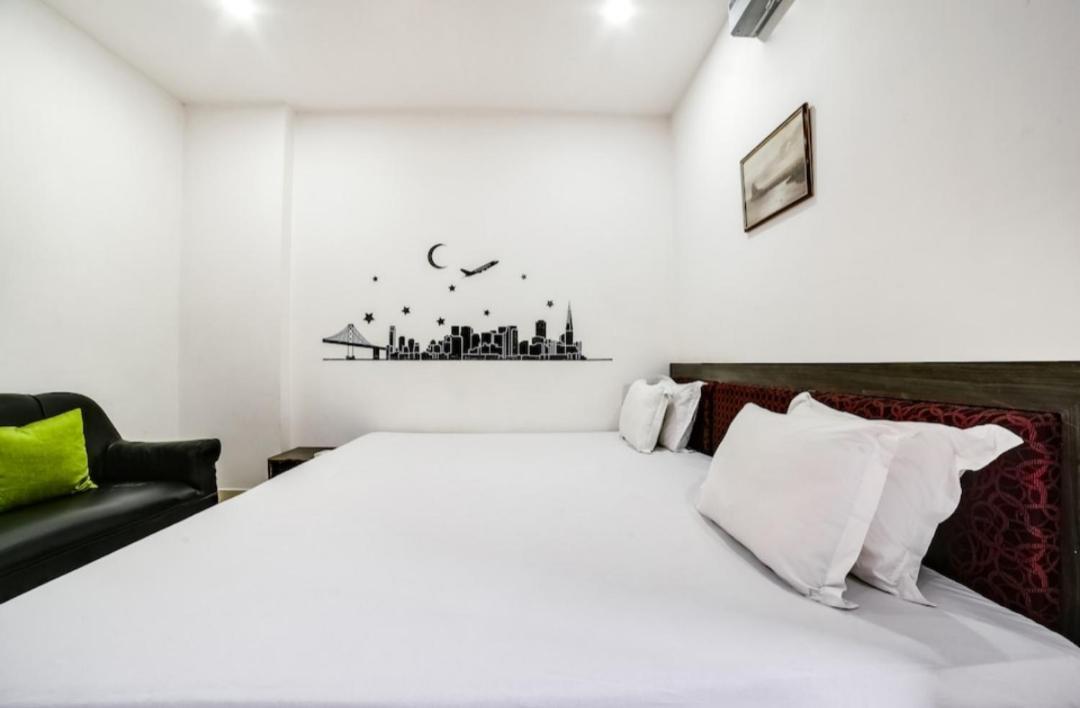 Hotel Executive Inn Hailakandi Buitenkant foto