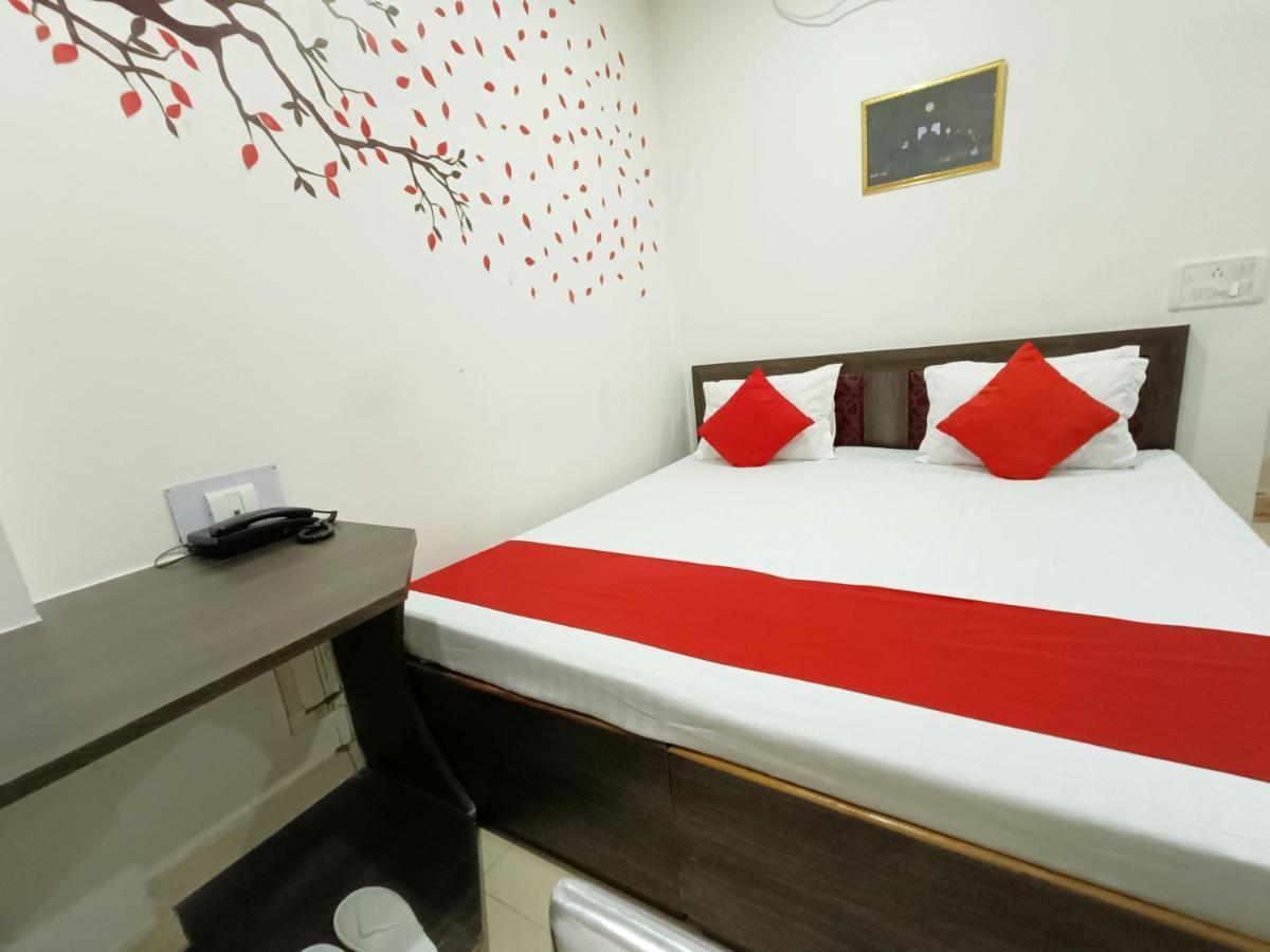 Hotel Executive Inn Hailakandi Buitenkant foto