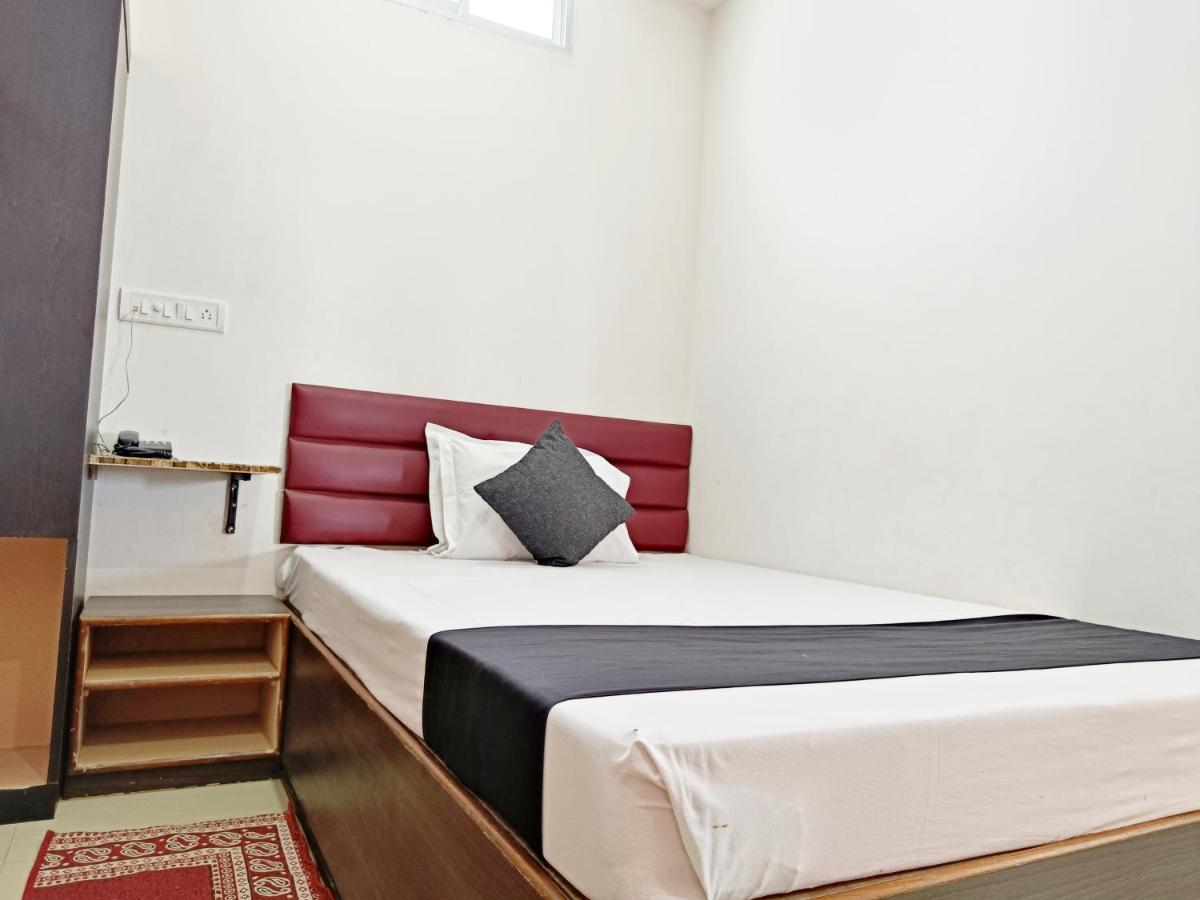 Hotel Executive Inn Hailakandi Buitenkant foto