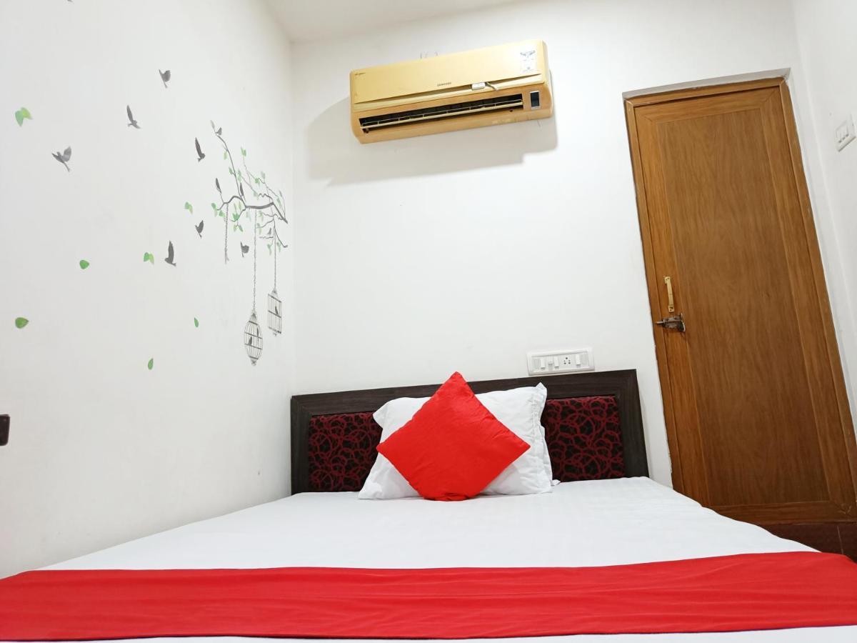 Hotel Executive Inn Hailakandi Buitenkant foto