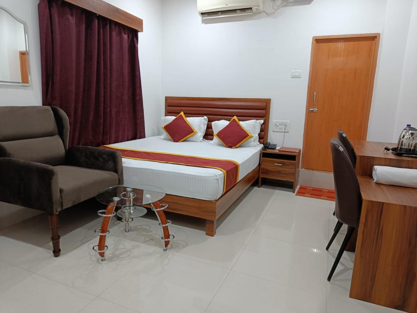 Hotel Executive Inn Hailakandi Buitenkant foto